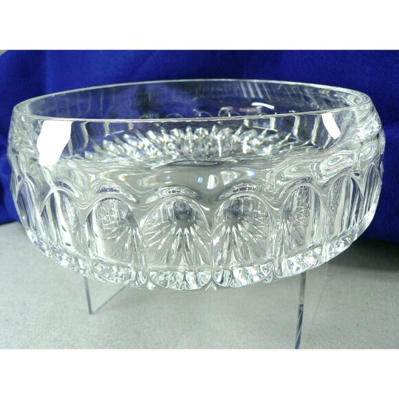 Vtg Glass Serving Bowl With Geometric Pattern Design and Cathedral Window Cut - Picture 5 of 11